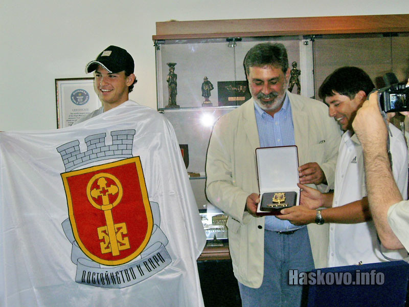 Григор със знамето