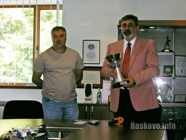 Купата бе връчена на кмета