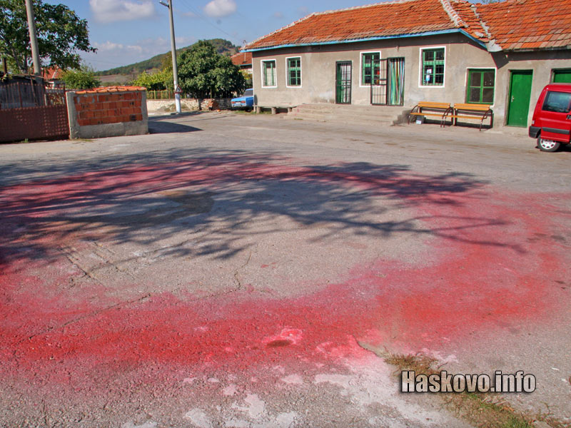 Селският площад след обработката