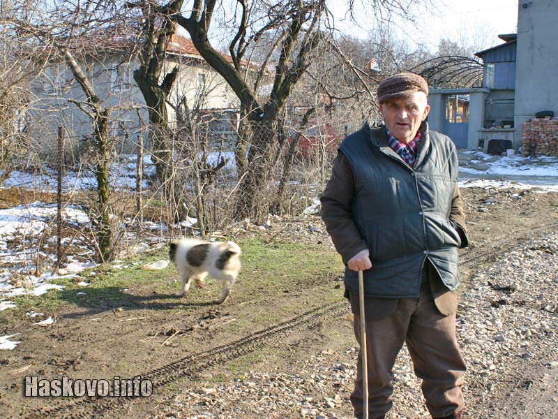 Дядо Съби, чието агне е било разкъсано от кучетата