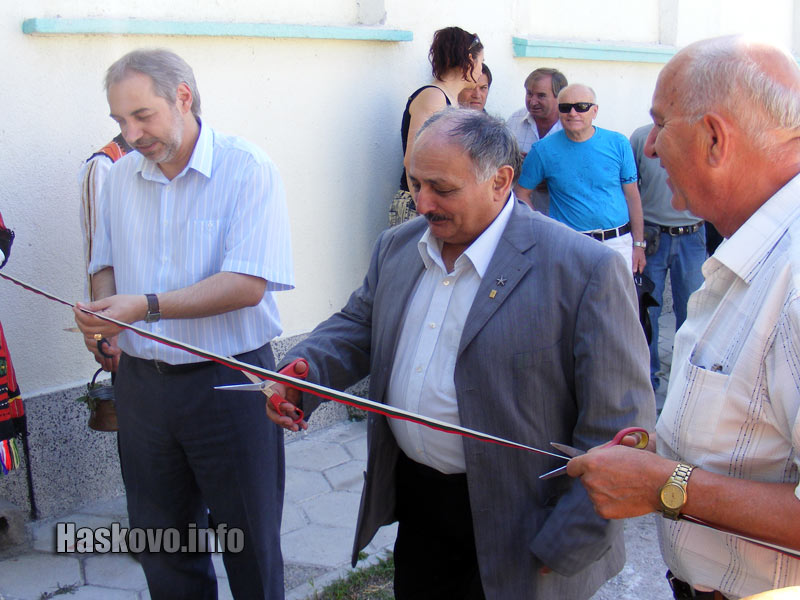 Лентата прерязаха Иван Панайотов и Пюзант Касабян
