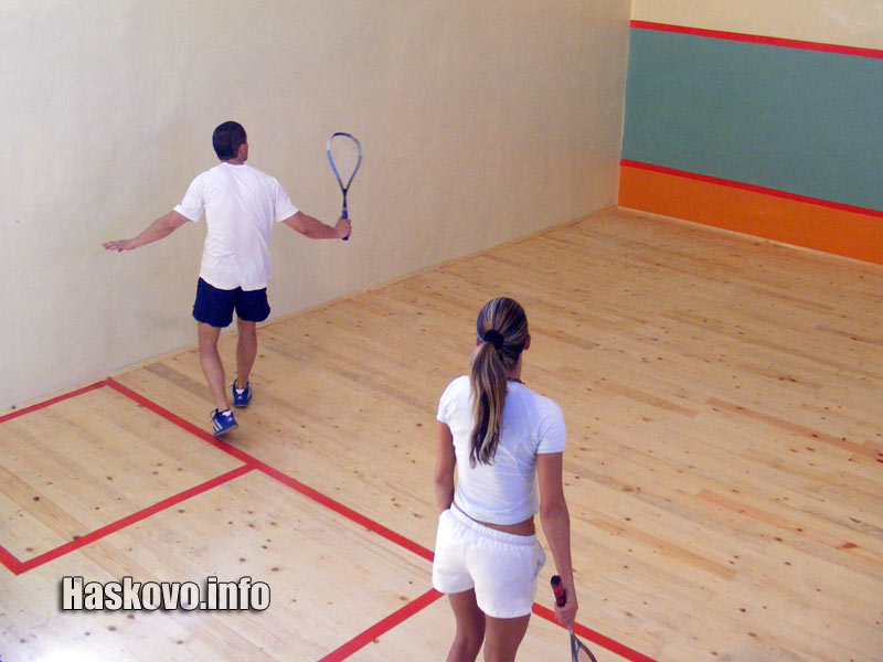 Демонстрацията в новата зала