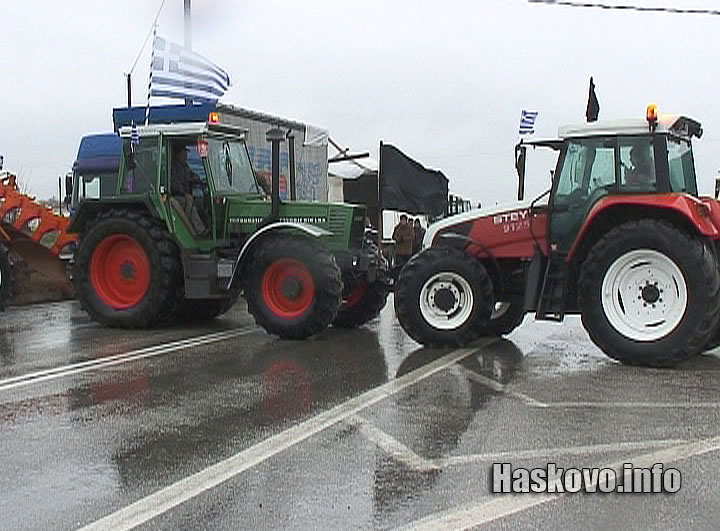 Гръцките фермери блокираха граница със селскостопанска техника