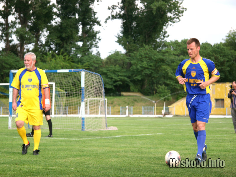 Елин Топузаков