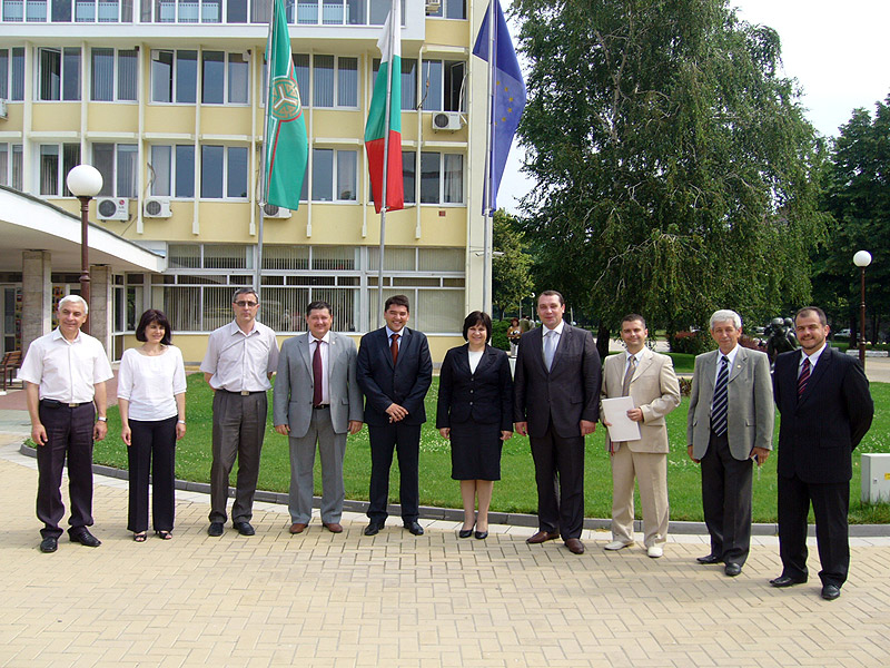 Гости и домакини се снимаха за спомен