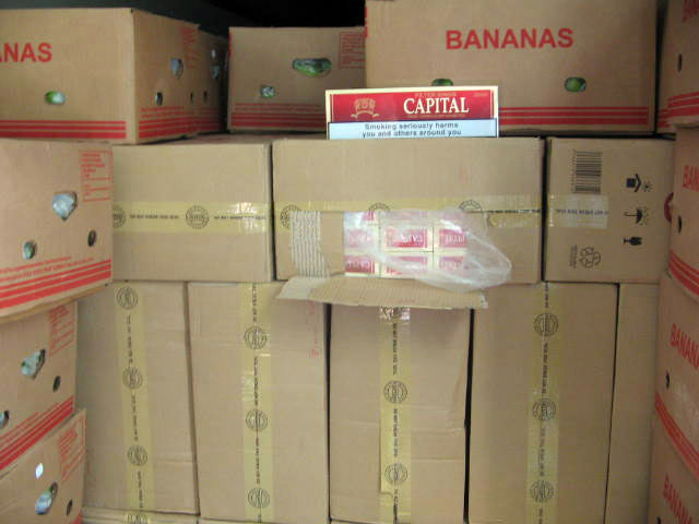 Цигарите били скрити сред банани