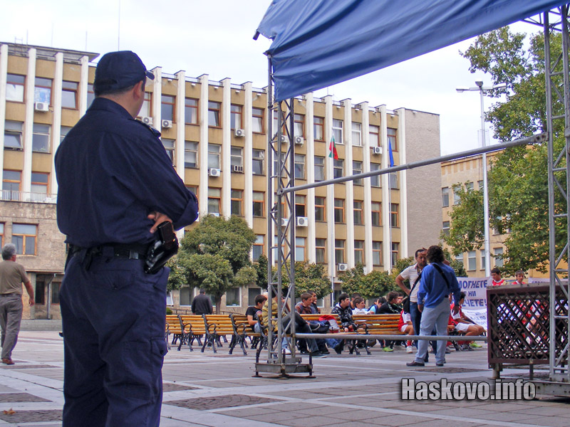 Нашата полиция ни пази Нашата полиция ни пази