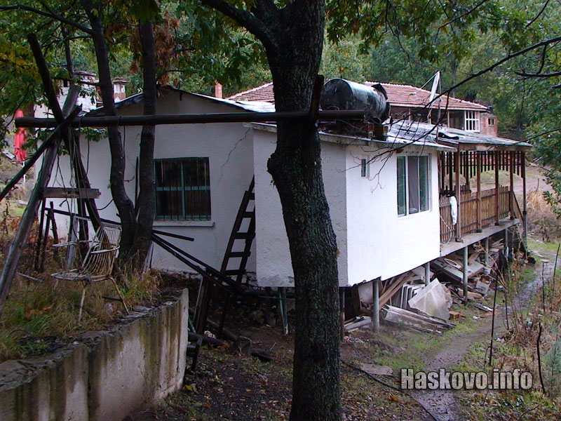 Постройките на брега Постройките на брега