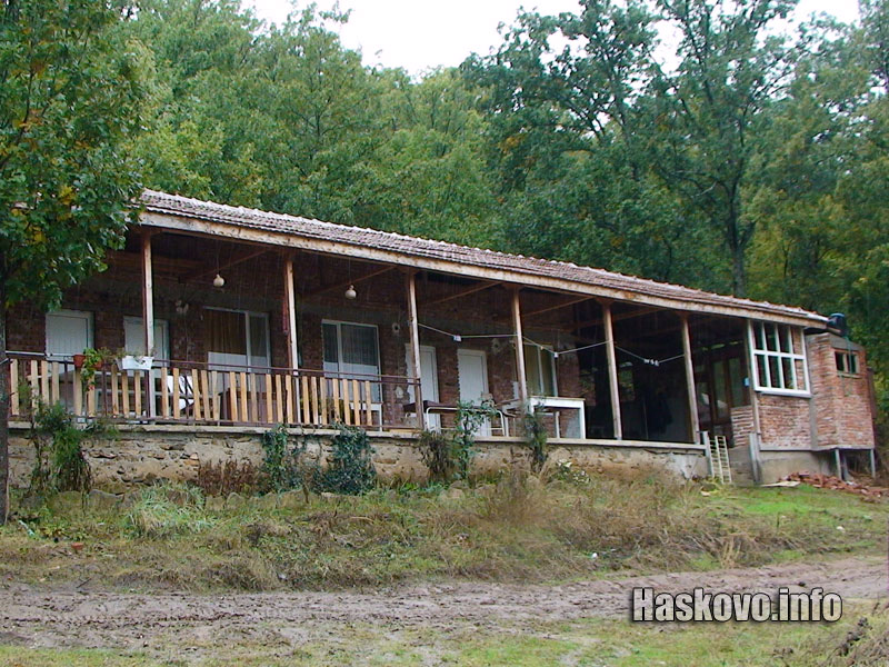 Постройките на брега Постройките на брега