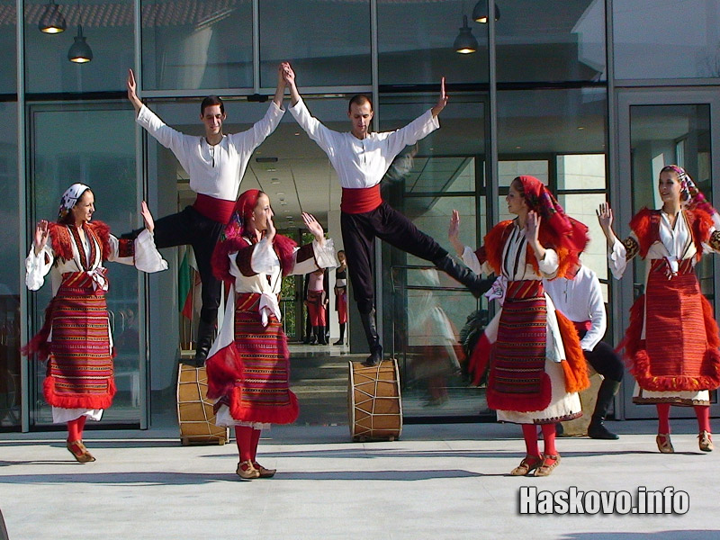 Спектакъл на Нешка Робева Спектакъл на Нешка Робева