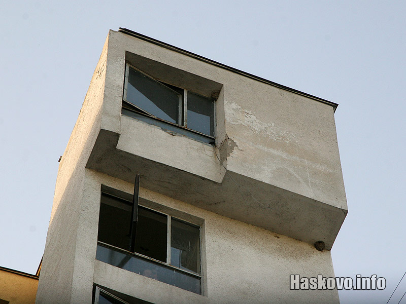 Таванският етаж, от който ученикът се е хвърлил