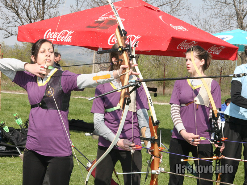 Не липсваха и представителки на нежния пол