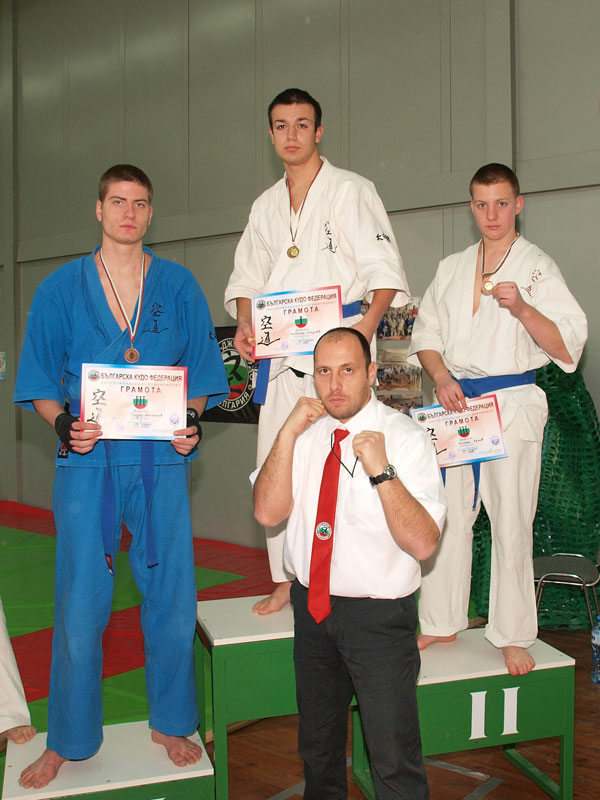 Павел Георгиев с медалистите