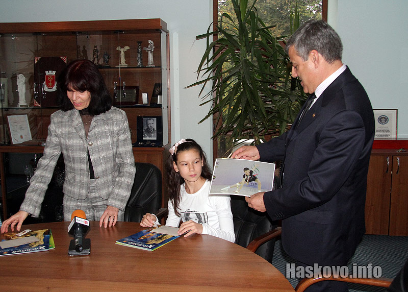 Връчването на пликовете