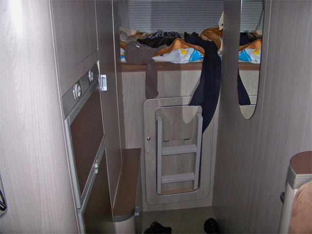 Укритите имигранти