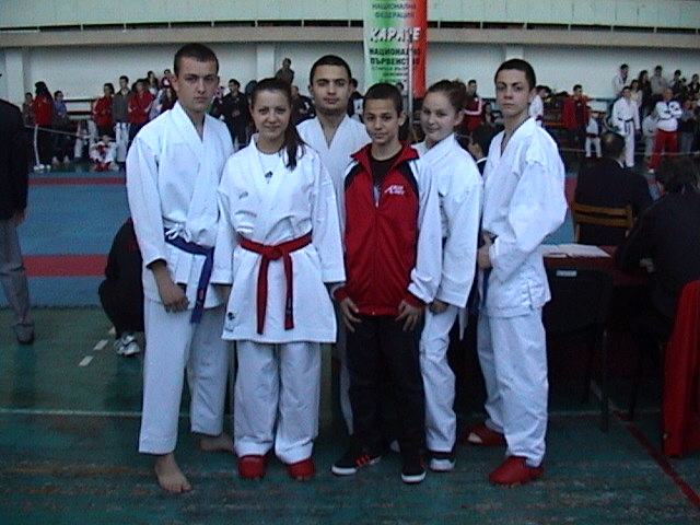 Каратистите