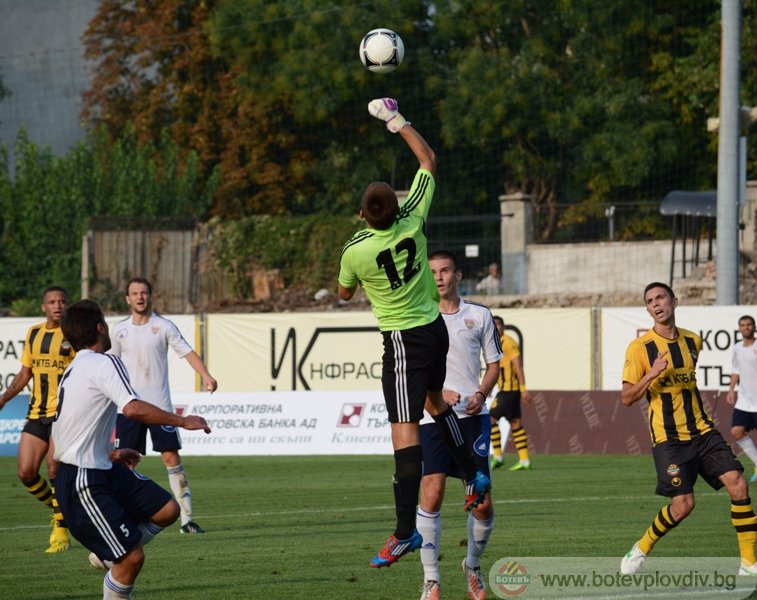 снимки от сайта на Ботев