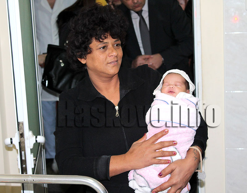 Новородени