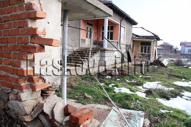 Бисер две години по-късно Бисер две години по-късно