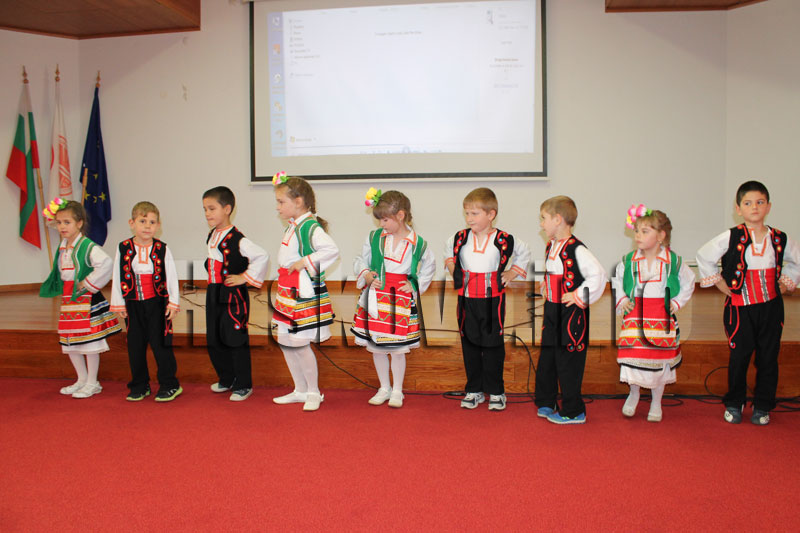 Поети Поети