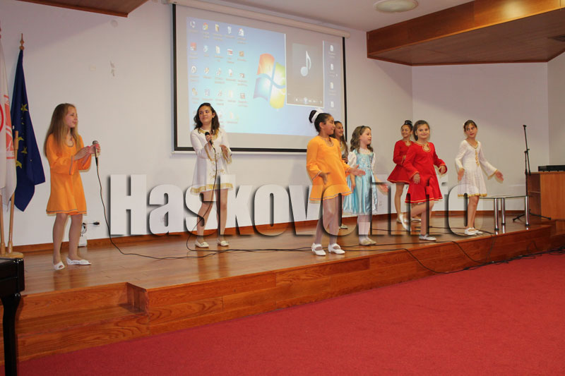 Поети Поети