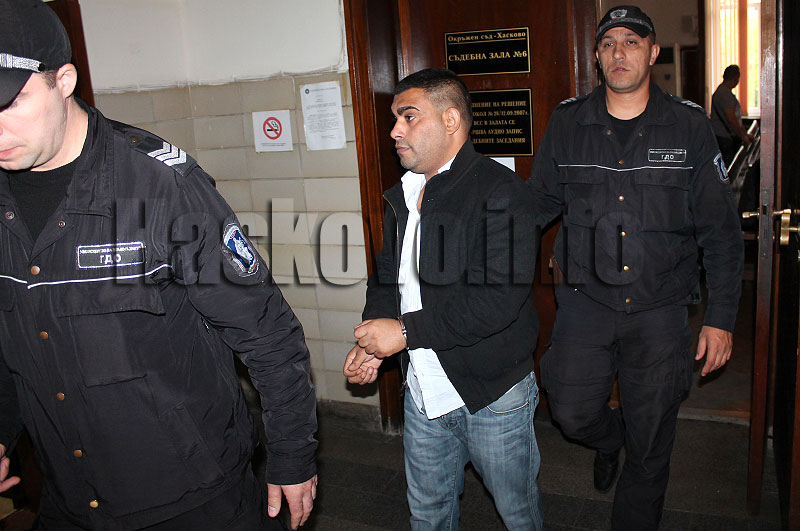 Ерол Мюмюн, архив