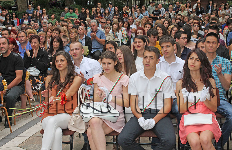 Дипломи Дипломи