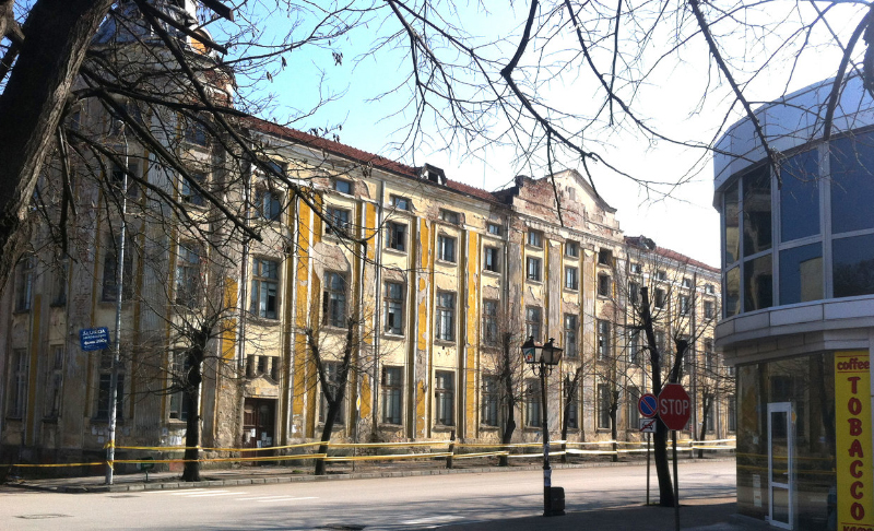 Складът преди събарянето му