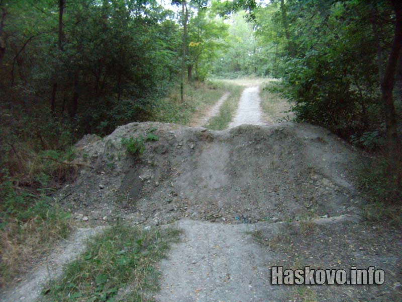 Недокрай свършената от някой работа принуждава спортуващите да преодоляват препятствия