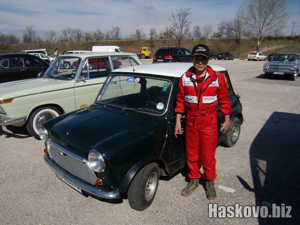 Мартин със своя Мини Купър