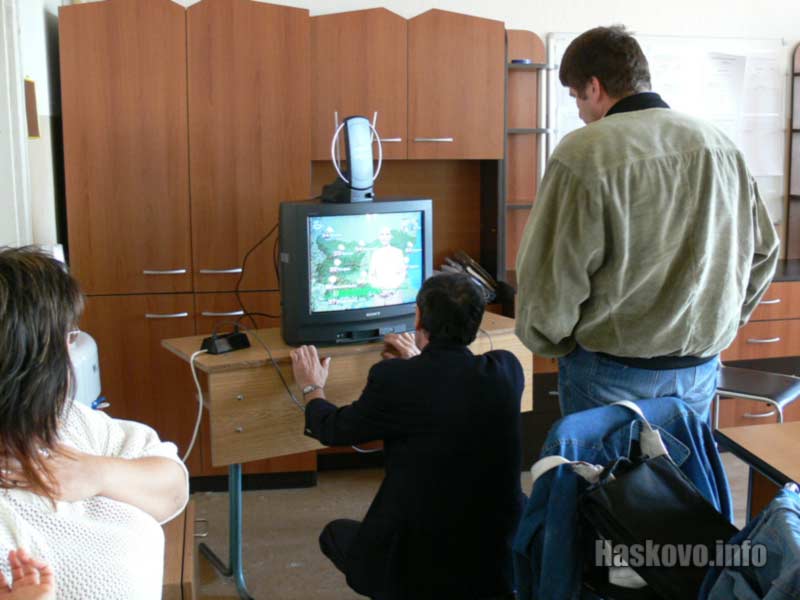 Стачкуващи учители