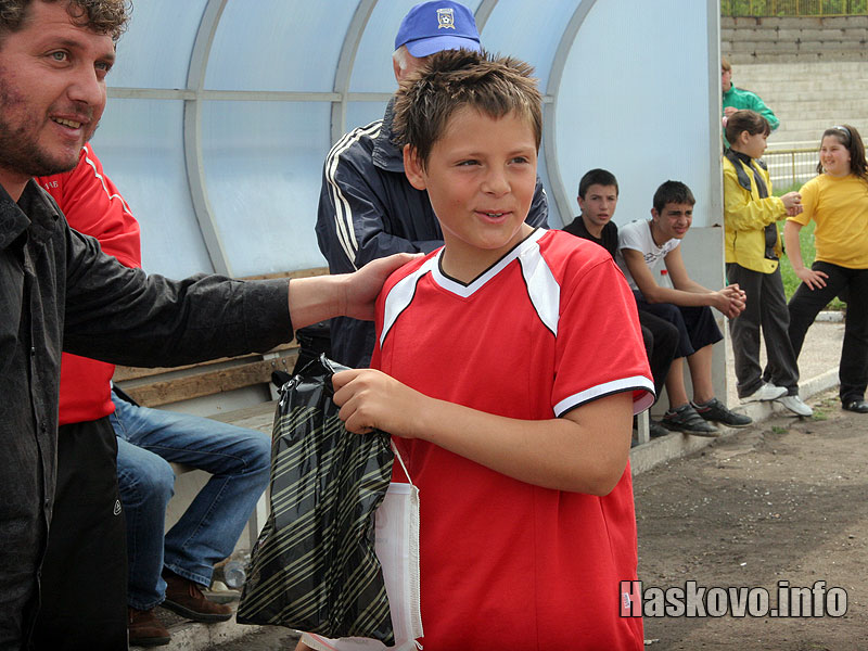 Стою Бешков