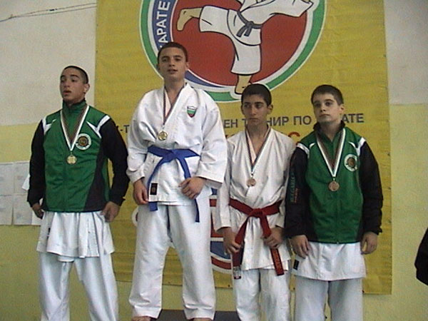 Каратисти, архив