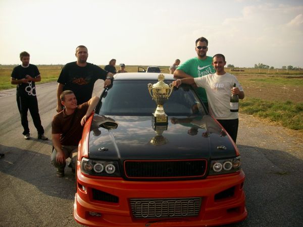 Атанас Атанасов (в дясно)