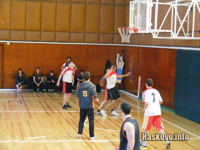 Финалите по баскетбол