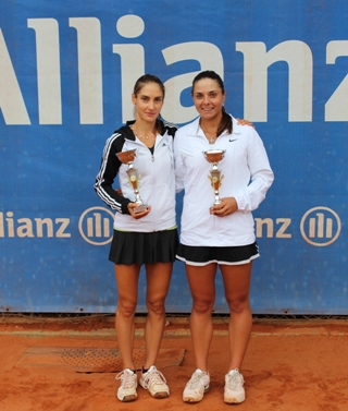 Диа и Вики, снимка от федерацията