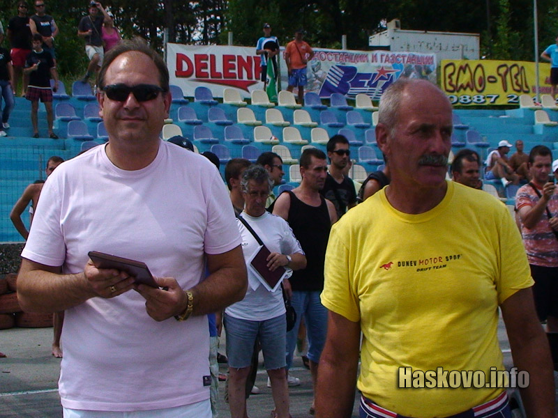 Кирил Керанов получи плакет от организатора