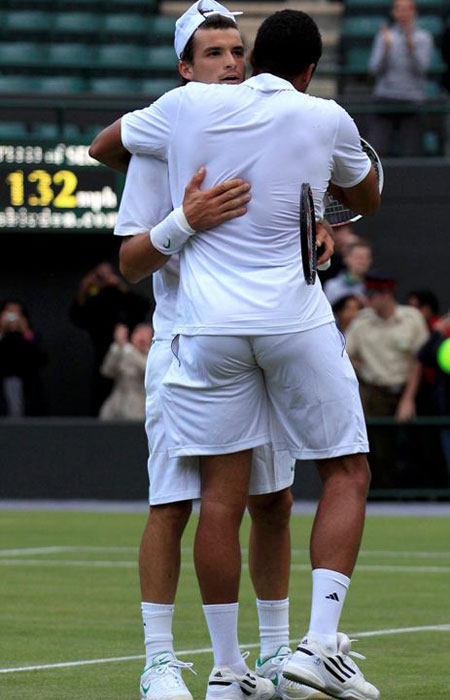 След мача, снимка от Ройтерс