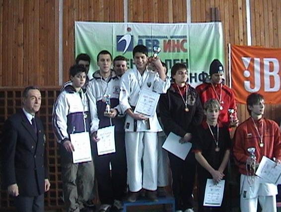 Отборът на юношите зае първо място