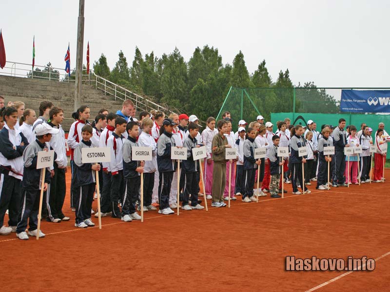 В турнира участват представители на 19 страни