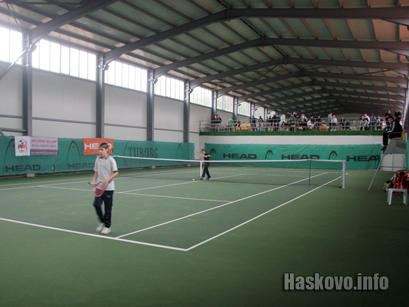 Новата тенис зала в Хасково