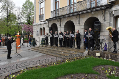 Южна пролет