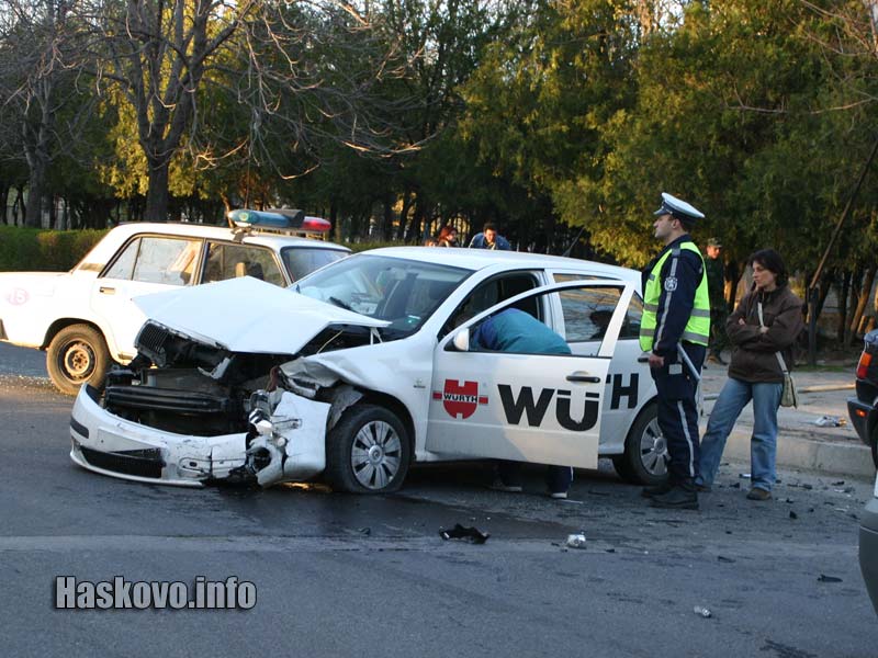 Шкодата не е спряла на знак Стоп