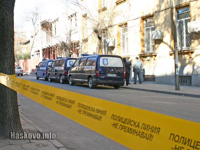 Блокираните улици около съда Блокираните улици около съда