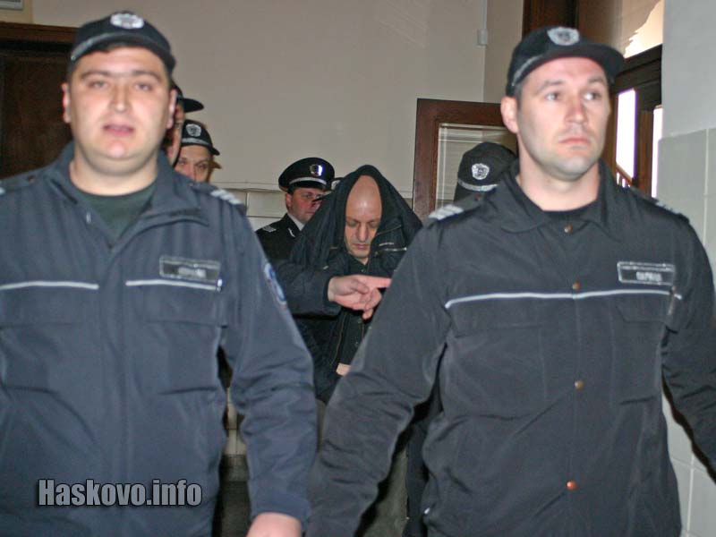 Другите обвиняеми не пожелаха да бъдат снимани Другите обвиняеми не пожелаха да бъдат снимани