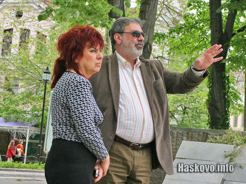 Георги Иванов с директорката на библиотеката Тонка Койчева Георги Иванов с директорката на библиотеката Тонка Койчева