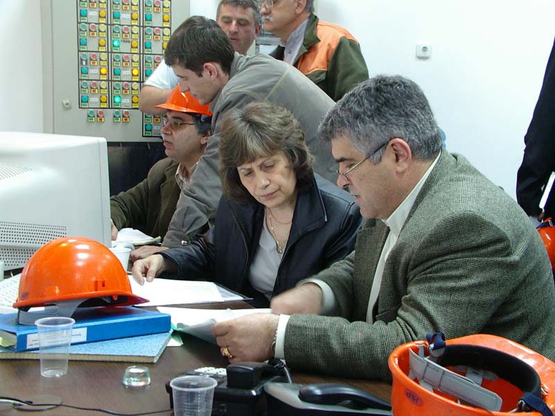 инж. Калинка Койнарска и инж. Ангел Ангелов по време на пробния пуск