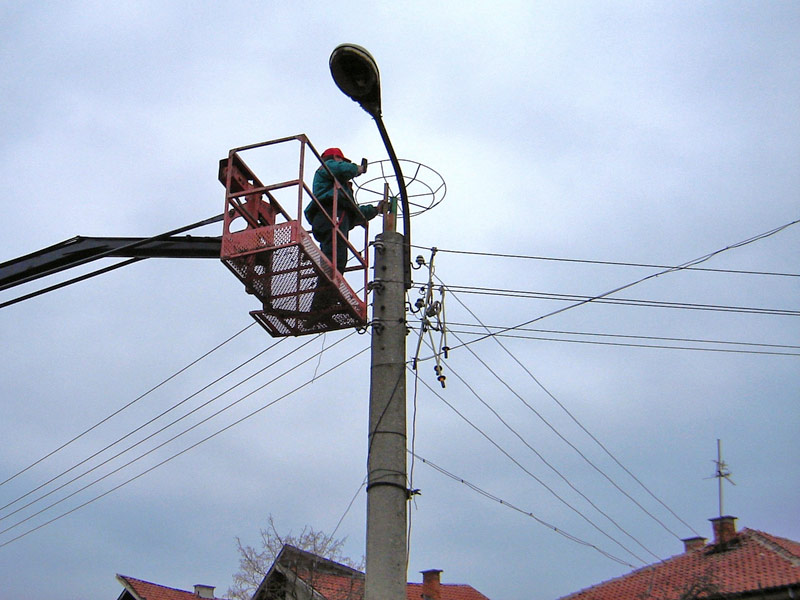 Изкуствени гнезда за щъркели