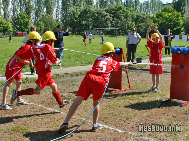 Млад огнеборец