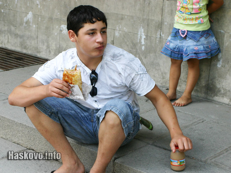 Баничките си остават евтин вариант за хапване